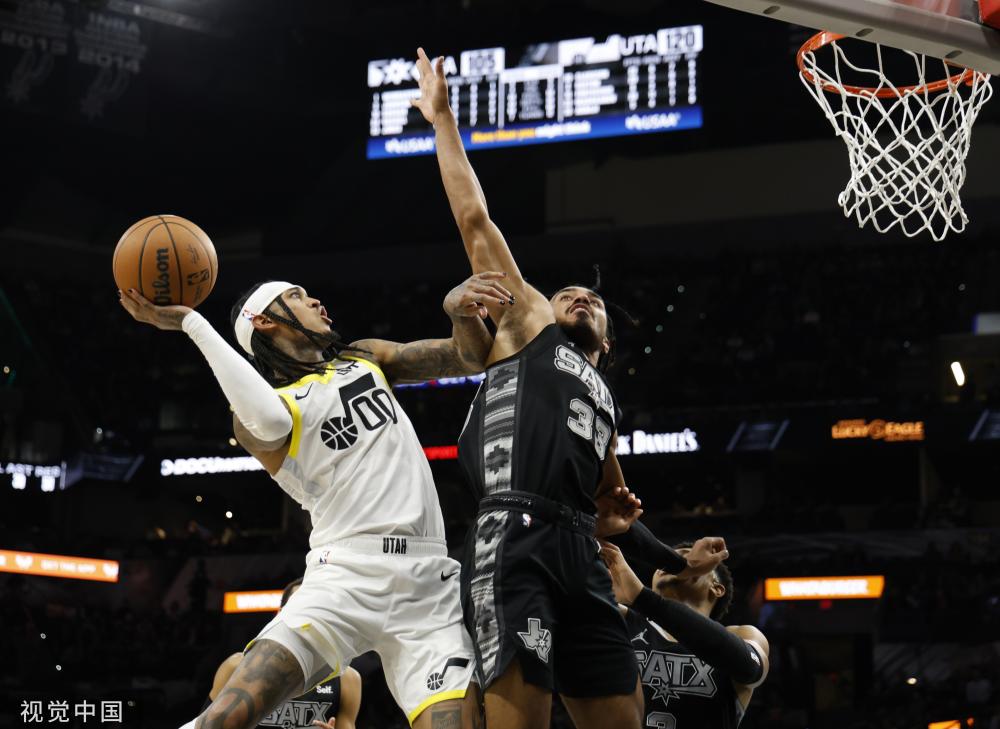 他们不仅展 他们不仅展