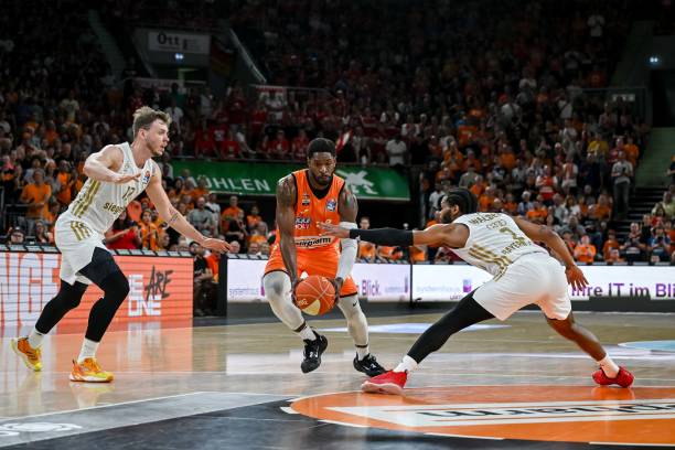 中场的拦截 中场的拦截